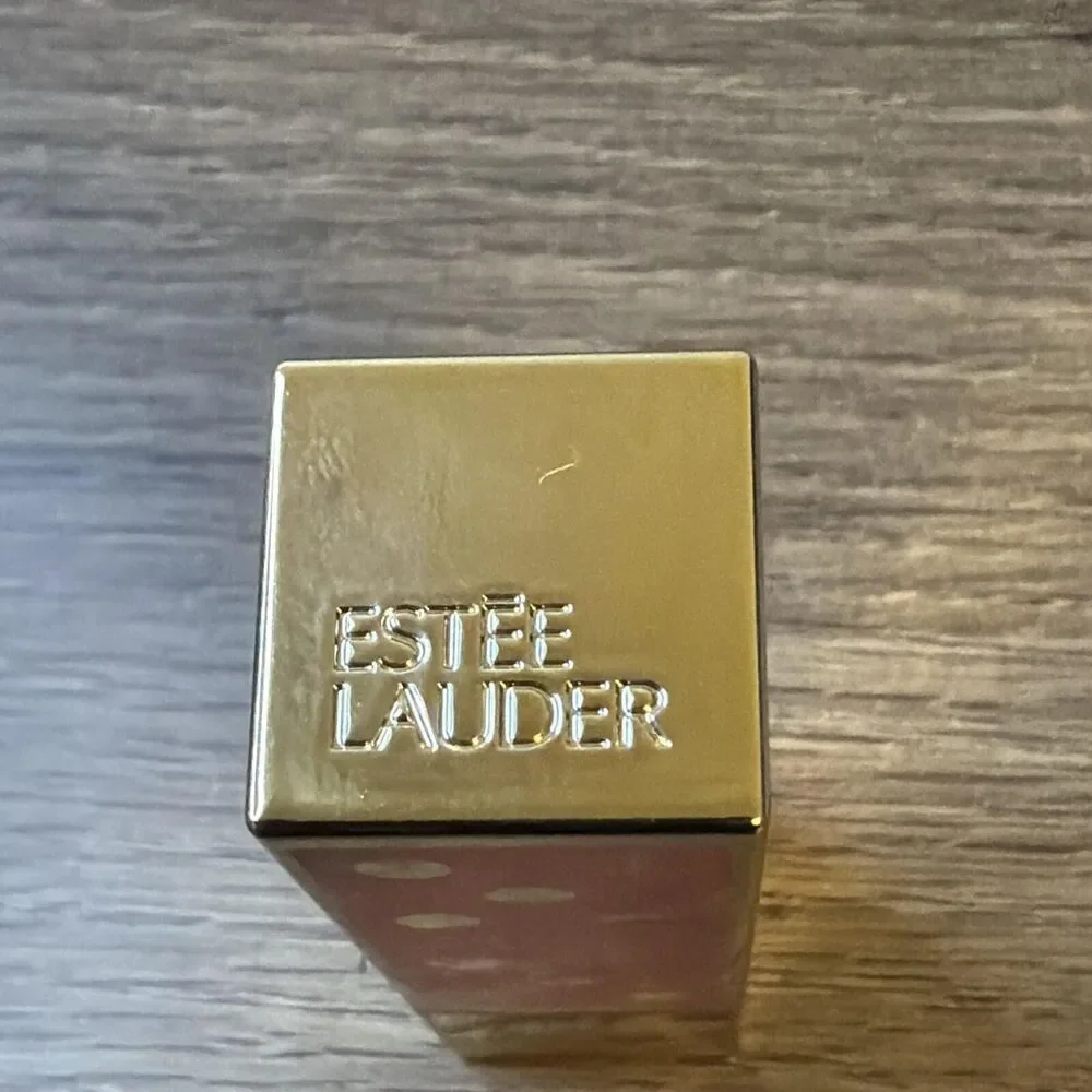 2025 HOLIDAY Estee Lauder Limited Edition Lipstick -  Blushing Bow- Full Size